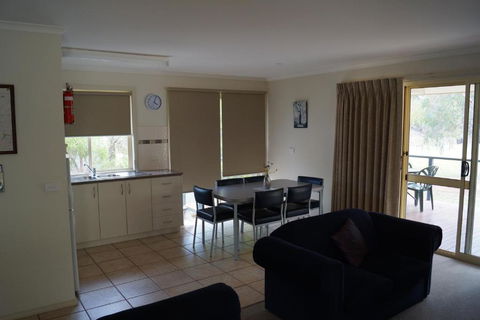 Tooleybuc River Retreat Villas - Sunshine Coast Guide 2