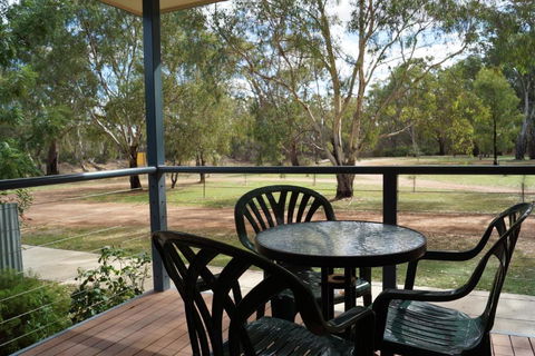 Tooleybuc River Retreat Villas - Sunshine Coast Guide 5