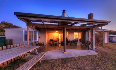 Arthur River Spa Cottage - Sunshine Coast Guide 5