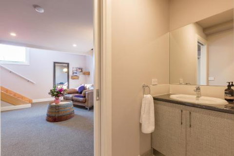 The Old Mechanics - Sunshine Coast Guide 3