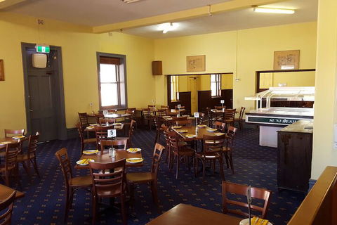 Copper Coast Hotel - Sunshine Coast Guide 5