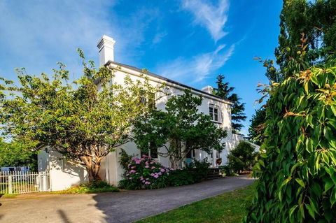Boscobel Of Tasmania - Sunshine Coast Guide 0