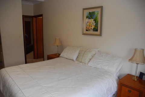 Gaerwood B & B - Sunshine Coast Guide 2
