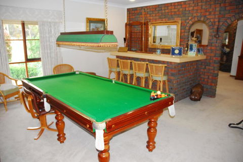 Gaerwood B & B - Sunshine Coast Guide 3