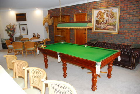 Gaerwood B & B - Sunshine Coast Guide 4
