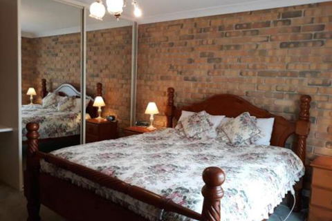 Acacia Apartments - Sunshine Coast Guide 2