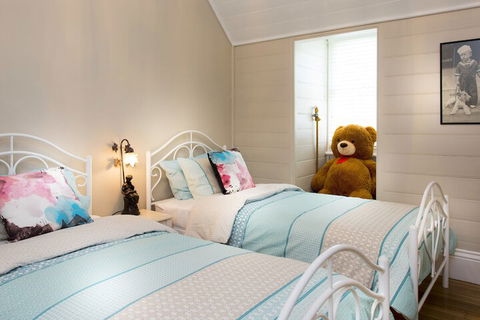 Arcoona Manor - Sunshine Coast Guide 5