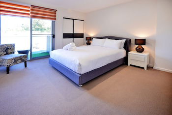 Phillip Island Towers - Sunshine Coast Guide 5