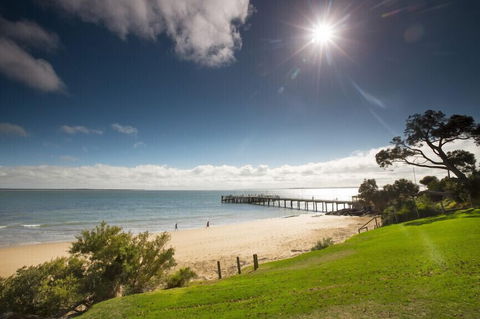 Phillip Island Towers - Sunshine Coast Guide 6