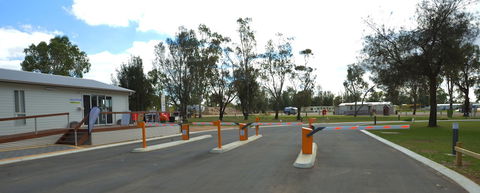 Waikerie Holiday Park - Sunshine Coast Guide 1