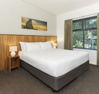 Eight Willows Retreat - Sunshine Coast Guide
