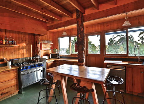 Bruny Island Lodge - Sunshine Coast Guide 1