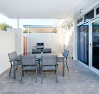 Loxton Courthouse Apartments - Sunshine Coast Guide