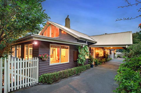 Wildwood Lodge - Sunshine Coast Guide 6