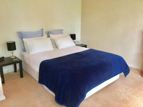Wildwood Lodge - Sunshine Coast Guide 1