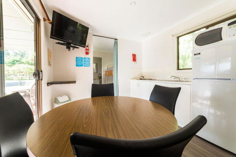Deniliquin Riverside Caravan Park - Sunshine Coast Guide 3
