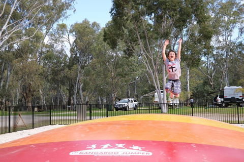 Deniliquin Riverside Caravan Park - Sunshine Coast Guide 5