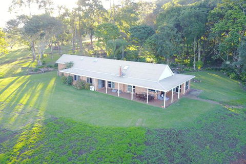 Maleny Orchard - Sunshine Coast Guide 1