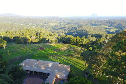 Maleny Orchard - Sunshine Coast Guide 0