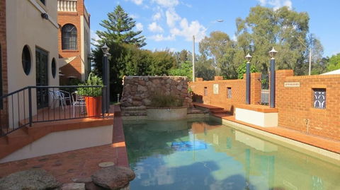 Albury Paddlesteamer Motel - Sunshine Coast Guide 2