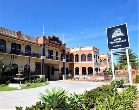 Albury Paddlesteamer Motel - Sunshine Coast Guide 0