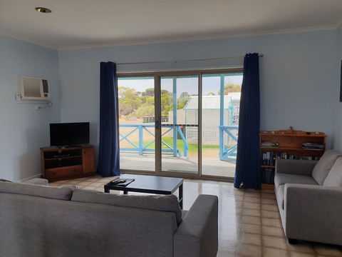 Marion Bay Holiday Villas - Sunshine Coast Guide 6