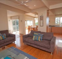Nakarra - Sunshine Coast Guide
