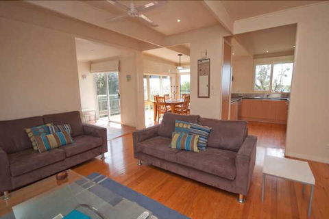 Nakarra - Sunshine Coast Guide 3