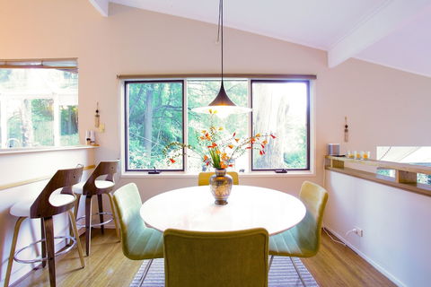 Treetop Stay - Sunshine Coast Guide 1