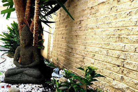 Deluxe Lake View House - Sunshine Coast Guide 1