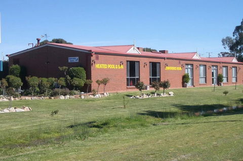 Best Westlander Motor Inn - Sunshine Coast Guide 4