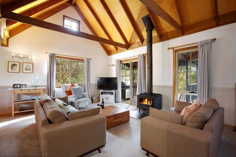 The Lodge Blackheath - Sunshine Coast Guide 4