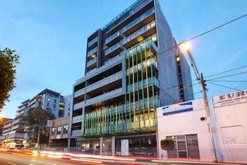 Melbourne City Apartments - Mason - Sunshine Coast Guide 3
