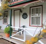 Coonawarras Pyrus Cottage - Sunshine Coast Guide