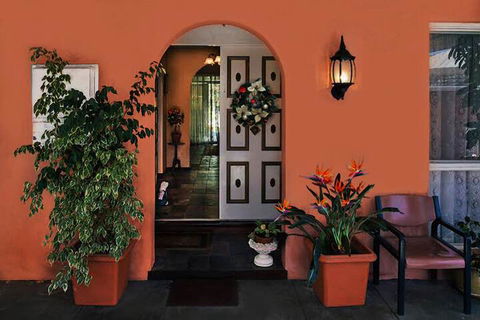 The Spanish Lodge And B&B - Sunshine Coast Guide 1
