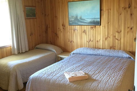 Cooba Holiday Motel - Sunshine Coast Guide 7