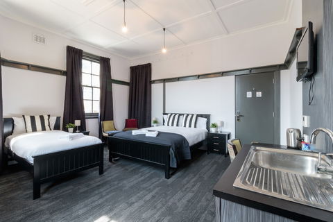 Royal Hotel Ryde - Sunshine Coast Guide 1