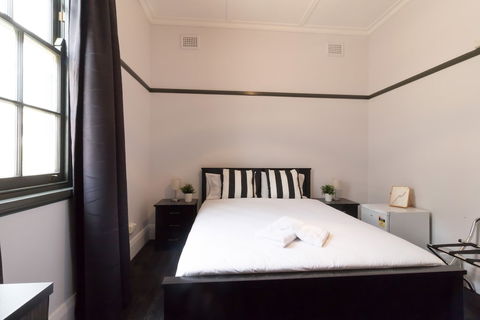 Royal Hotel Ryde - Sunshine Coast Guide 4