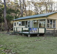 Pebbly Beach Shacks - Sunshine Coast Guide