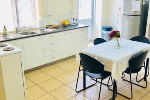 Accommodation At Isa - Sunshine Coast Guide 5