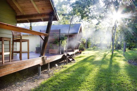 Airlie Beach Eco Cabins - Sunshine Coast Guide 0