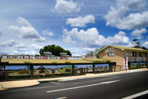 Gin Gin Village Motor Inn Motel - Sunshine Coast Guide 4