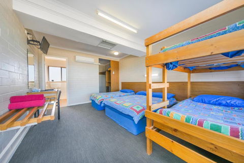 Nullarbor Roadhouse - Sunshine Coast Guide 6