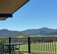 The Red Stag - Sunshine Coast Guide