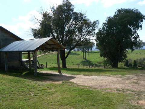 Gaddleen Grove Cottages - Sunshine Coast Guide 2