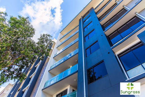 SOKO Waterfront - Sunshine Coast Guide 1
