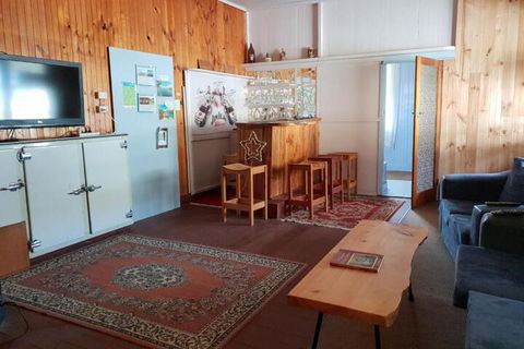Pioneer Lodge Tasmania - Sunshine Coast Guide 4
