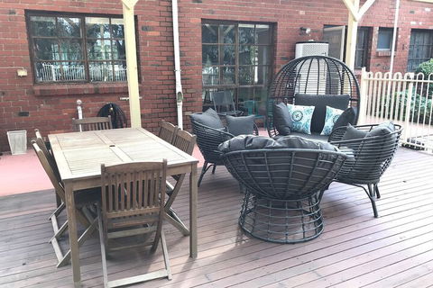 Helen's Homestead - Sunshine Coast Guide 2