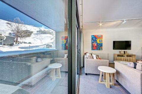 Snow Ski Apartments 36 - Sunshine Coast Guide 3