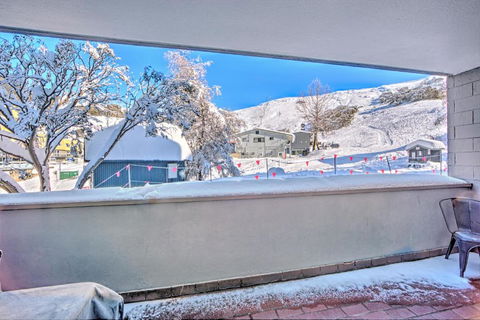 Snow Ski Apartments 36 - Sunshine Coast Guide 1